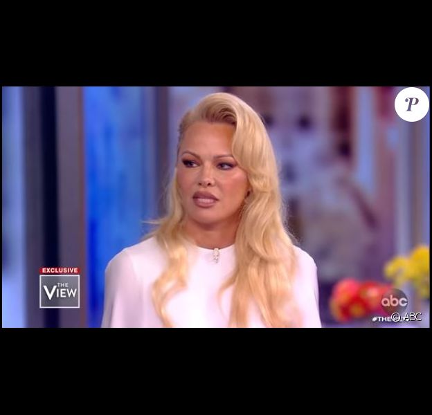 Pamela Anderson se confie sur sa rupture avec Adil Rami dans l'émission The View sur ABC (septembre 2019).