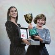 Ariane Ascaride (Coupe Volpi de la Meilleure Actrice pour "Gloria Mundi") sur scène lors de la cérémonie de clôture du 76ème Festival International du Film de Venise (Mostra), le 7 septembre 2019.