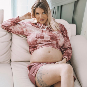 Jessica Thivenin enceinte, le 6 septembre 2019.