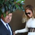 Exclusif - Jennifer Lopez quitte la conférence de presse du nouveau film 'Hustlers' à l'Hôtel Four Seasons à Beverly Hills, le 24 août 2019.