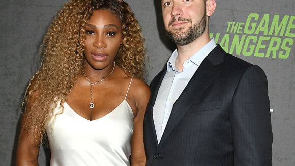Serena Williams : Délicate robe en soie pour soutenir son mari
