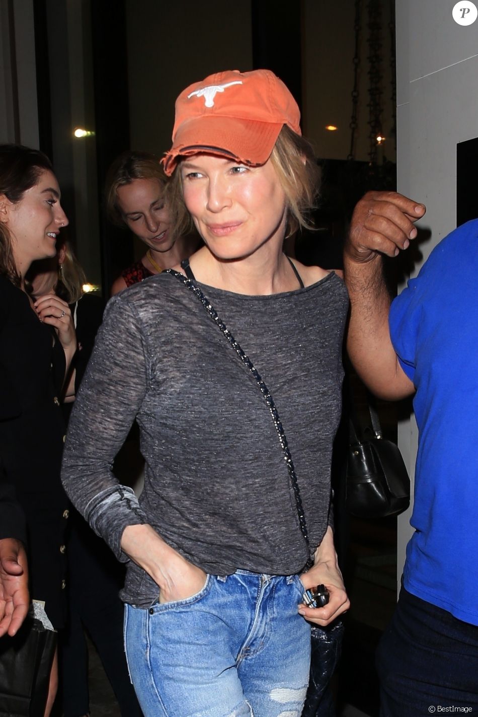 Renee Zellweger quitte le restaurant Catch à West Hollywood le 18 août