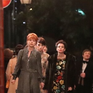 Exclusif - Jessie Buckley - Renee Zellweger, méconnaissable en Judy Garland sur le tournage d'un biopic à Londres le 22 avril 2018.