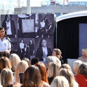 Meghan Markle, duchesse de Sussex, est au magasin John Lewis sur Oxford Street pour le lancement de sa collection capsule Smart Works à Londres le 12 septembre 2019.