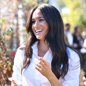 Meghan Markle, duchesse de Sussex, est au magasin John Lewis sur Oxford Street pour le lancement de sa collection capsule Smart Works à Londres le 12 septembre 2019.