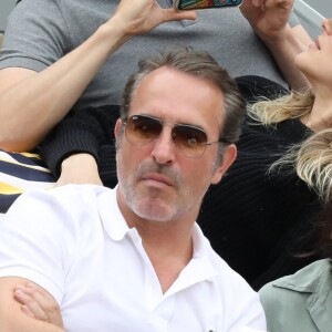 Marion Cotillard et son compagnon Guillaume Canet, Jean Dujardin et sa femme Nathalie Péchalat - People dans les tribunes lors de la finale messieurs des internationaux de France de tennis de Roland Garros 2019 à Paris le 9 juin 2019. © Jacovides-Moreau/Bestimage