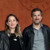 Guillaume Canet et sa compagne Marion Cotillard - People au village pour la finale hommes lors des internationaux de France de tennis de Roland Garros 2019 à Paris le 9 juin 2019. © Jacovides - Moreau / Bestimage