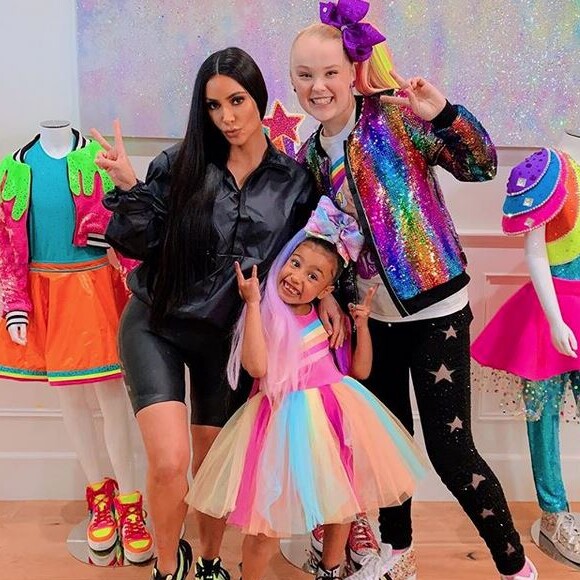 Kim Kardashian, sa fille North West et sa nounou d'un jour, JoJo Siwa. Mars 2019.