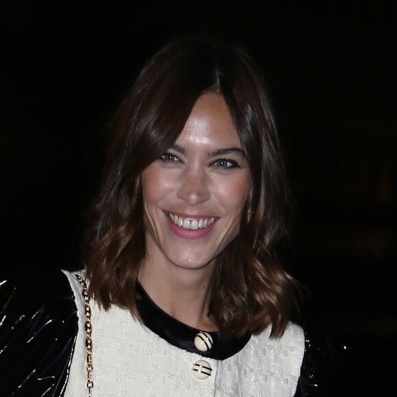 Alexa Chung - Arrivées au défilé de mode caritatif "Fashion For Relief" au British Museum à Londres. Le 14 septembre 2019