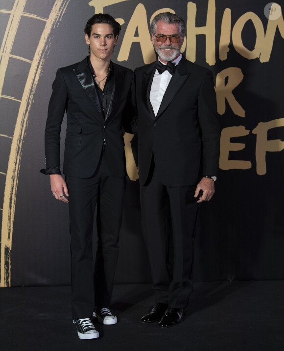 Pierce Brosnan et son fils Paris - People au défilé de mode caritatif "Fashion For Relief" au British Museum à Londres. Le 14 septembre 2019