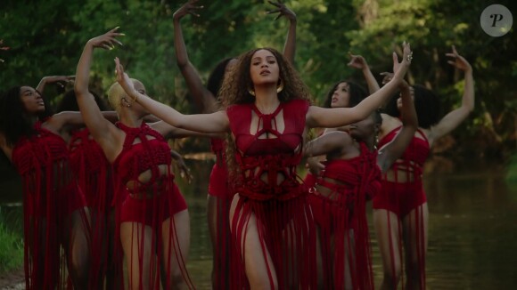 Beyoncé et sa fille Blue Ivy dans les clips vidéos de "Spirit" et "Bigger" du nouveau film "Le Roi Lion". Le 20 juillet 2019.