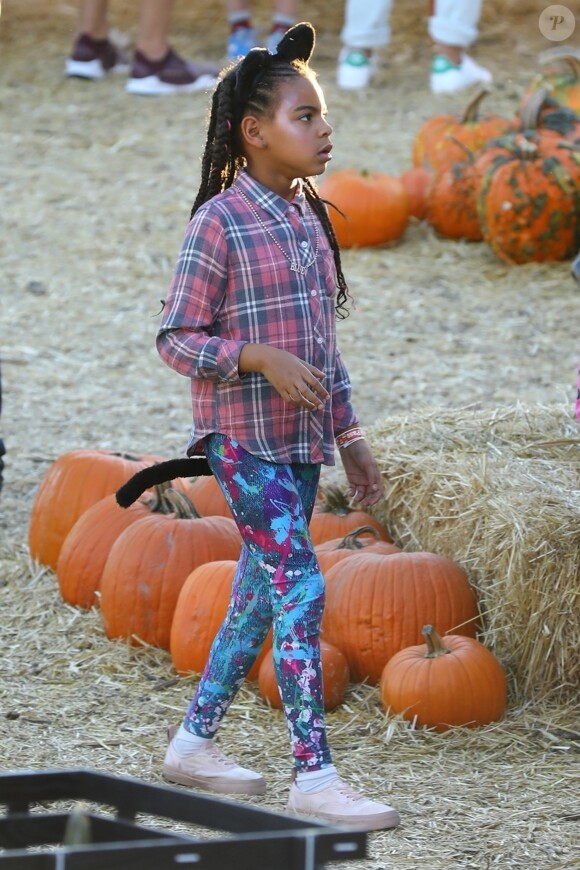 Exclusif - Blue Ivy (fille de Beyonce et Jay-Z) fait du poney dans un centre équestre à Los Angeles le 19 octobre 2018.