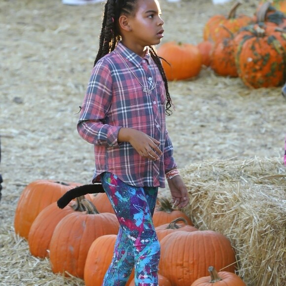 Exclusif - Blue Ivy (fille de Beyonce et Jay-Z) fait du poney dans un centre équestre à Los Angeles le 19 octobre 2018.