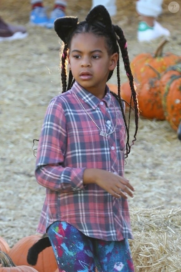 Exclusif - Blue Ivy (fille de Beyonce et Jay-Z) fait du poney dans un centre équestre à Los Angeles le 19 octobre 2018.