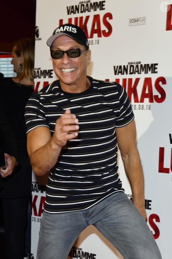 Jean-Claude Van Damme fait le show lors de l'avant-première du film "Lukas" à Paris le 20 août 2018