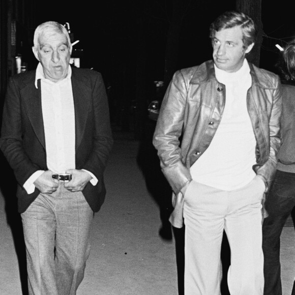 Charles Gérard et Jean-Paul Belmondo dans les rues de Paris en 1975.