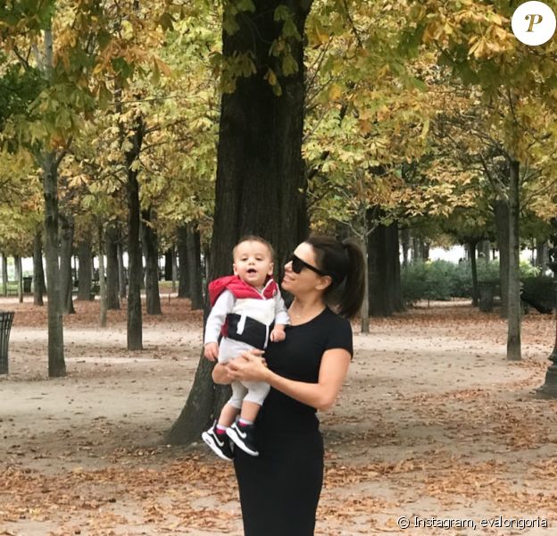 Eva Longoria et son fils Santiago sont à Paris pour la fashion week- 23 septembre 2019.