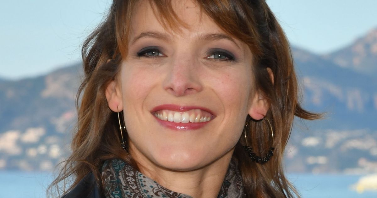 Elodie Varlet de la série Plus Belle La Vie sur la croisette lors de la
