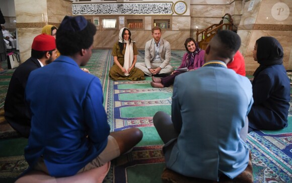 Meghan Markle, duchesse de Sussex, et le prince Harry ont visité la mosquée Auwal, la plus ancienne d'Afrique du Sud, dans le quartier de Bo-Kaap au Cap, le 24 septembre 2019 dans le cadre de leur visite officielle et de l'Heritage Day, un jour férié dans le pays.