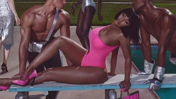 Nicki Minaj : Craquante en rose fluo pour sa première collaboration luxe