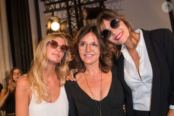 Fanny, Nathalie Blanc, Vanille Clerc - Soirée privée Maison Nathalie Blanc "Spéciale Silmo" au Café de l'Homme à Paris suivie d'un concert privé de B. Biolay le 27 Septembre 2019. Quatre ans après avoir lancé sa marque de lunettes de luxe, Nathalie Blanc a reçu le prix spécial du jury 2018 avec un Silmo d'Or lors du Salon international des Professionnels de l'Optique et de la Lunetterie. Cette créatrice française plébiscitée par les opticiens du monde entier connaît une croissance fulgurante de sa start-up. © Cyril Moreau / Bestimage 27/09/2019 - Paris