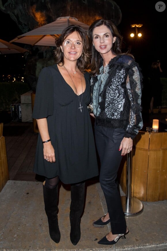Nathalie Blanc et Caroline Barclay - Soirée privée Maison Nathalie Blanc "Spéciale Silmo" au Café de l'Homme à Paris suivie d'un concert privé de B. Biolay le 27 Septembre 2019. Quatre ans après avoir lancé sa marque de lunettes de luxe, Nathalie Blanc a reçu le prix spécial du jury 2018 avec un Silmo d'Or lors du Salon international des Professionnels de l'Optique et de la Lunetterie. Cette créatrice française plébiscitée par les opticiens du monde entier connaît une croissance fulgurante de sa start-up. © Cyril Moreau / Bestimage 27/09/2019 - Paris