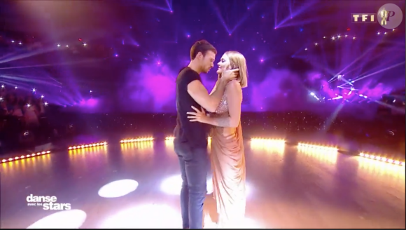 Hugo Philip prépare une rumba en hommage à sa chérie Caroline Receveur pour le second prime de Danse avec les stars le 28 septembre 2019.