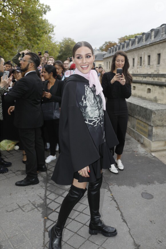 Olivia Palermo arrive à l'Hôtel National des Invalides pour assister au défilé Valentino "collection Prêt-à-Porter Printemps/été 2020" lors de la Fashion Week de Paris (PFW), le 29 septembre 2019. © Veeren Ramsamy - Christophe Clovis / Bestimage