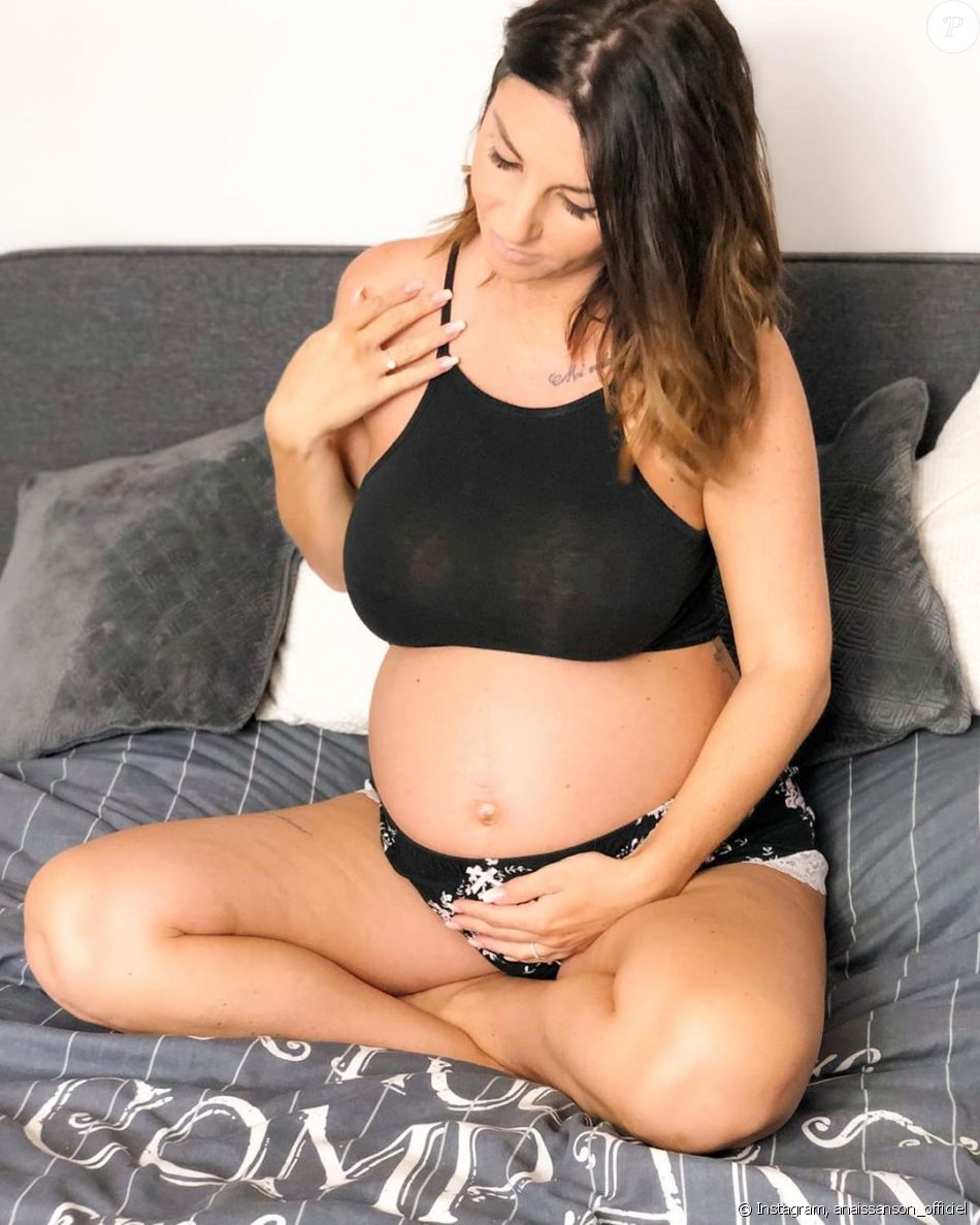 Anaïs Sanson, enceinte de son deuxième enfant, pose en brassière et en culotte sur Instagram, le 27 septembre 2019