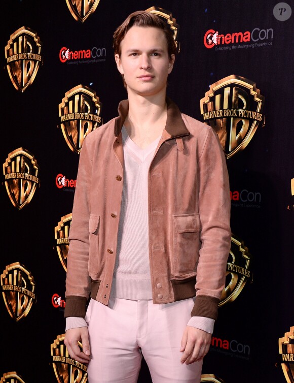 Ansel Elgort à la soirée "Warner Bros Pictures Presentation" à Las Vegas, le 2 avril 2019.