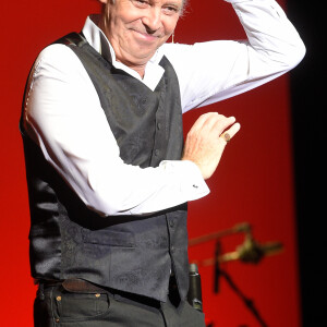 Michel Leeb sur la scène du Casino de Paris lors de la générale de son spectacle "Michel Leeb - 40 ans !" à Paris le 14 décembre 2017. © Coadic Guirec/Bestimage