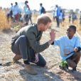Le prince Harry, duc de Sussex, dans le parc national de Chobe au Botswana lors de sa visite officielle en Afrique australe, le 26 septembre 2019.