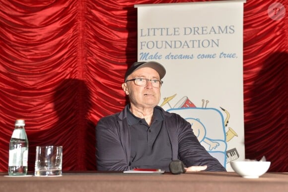 Phil Collins et sa compagne Orianne lors de la conférence de presse "Little Dreams Foundation" à Miami. Le 18 octobre 2017.
