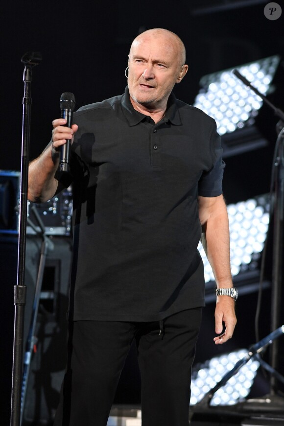 Phil Collins lors de la cérémonie d'ouverture de l'US Open 2016, au USTA Billie Jean King National Tennis Center à Flushing Meadow, New York, le 29 août 2016.