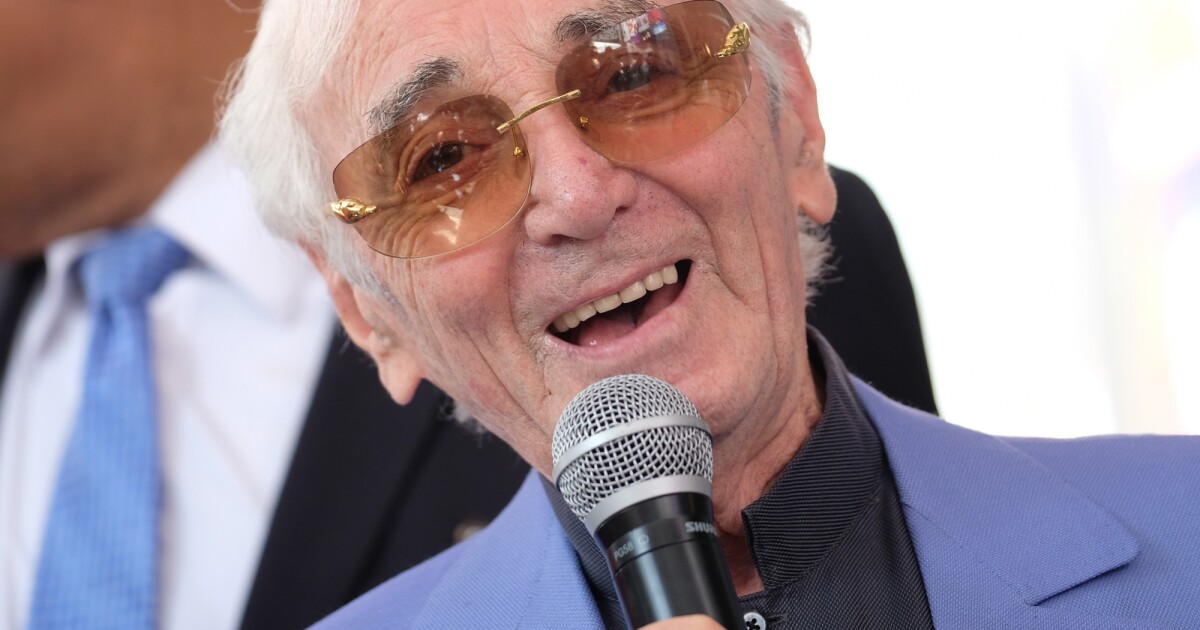 Charles Aznavour La réaction de sa femme Ulla quand elle écoute ses