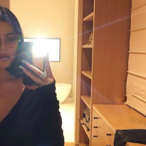 Kylie Jenner pose devant son dressing - septembre 2019.