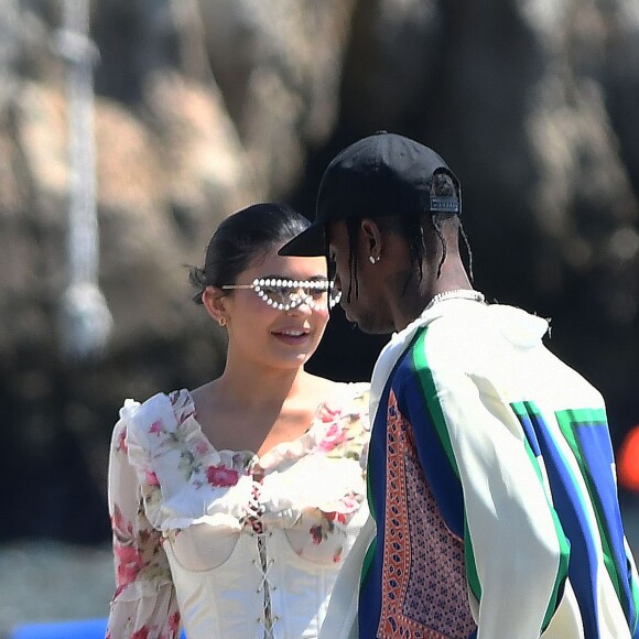 Kylie Jenner, Travis Scott - Le clan Jenner arrive à l'Hôtel du Cap-Eden-Roc pour un déjeuner en famille au Cap d'Antibes le 14 août 2019.