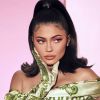 Kylie Jenner présente la nouvelle collection de sa marque "Kylie Cosmetics" inspirée de billets de dollars américains pour son 22e anniversaire. Los Angeles. Le 16 août 2019.
