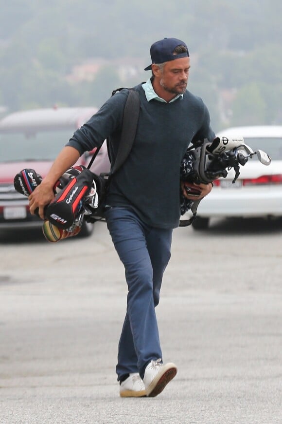 Josh Duhamel a fait du golf avec son fils Axl à Los Angeles le 1er juin 2019.