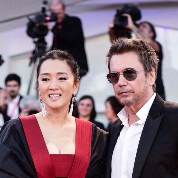 Gong Li et son compagnon Jean-Michel Jarre - Tapis rouge du film "Lan Xin Da Ju Yuan" (Saturday Fiction) lors du 76ème festival international du film de Venise, la Mostra, le 6septembre 2019.