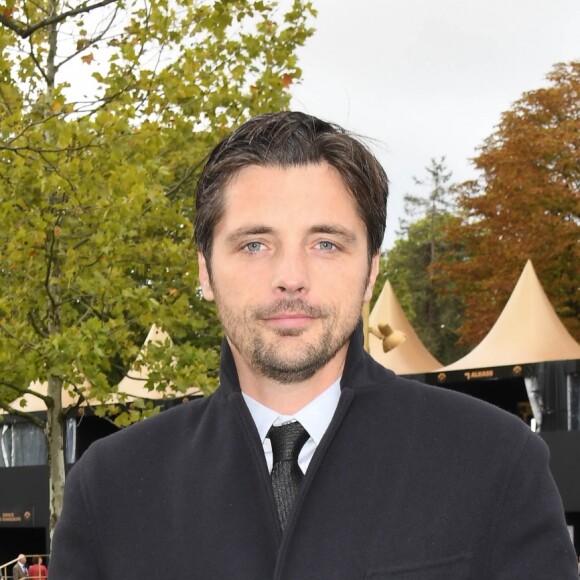 Raphaël Personnaz - People au Qatar Prix de l'Arc de Triomphe sur l'hippodrome de Longchamp à Paris le 6 octobre 2019. © Coadic Guirac.Bestimage