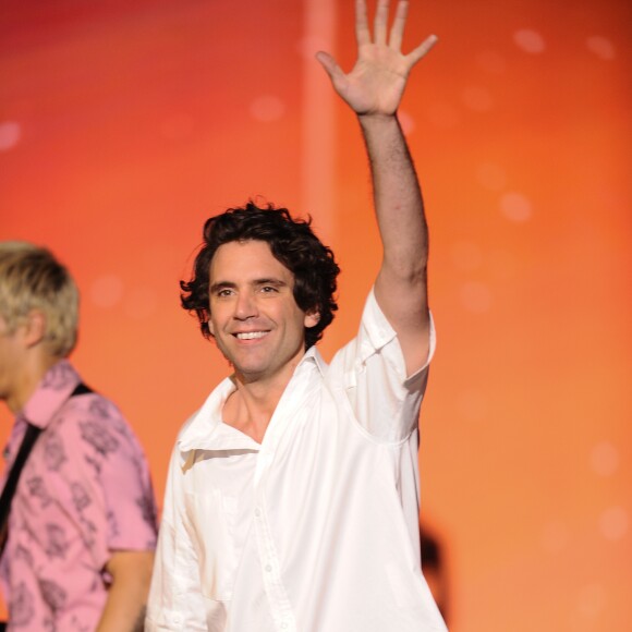 Exclusif - Mika - Enregistrement de l'émission TV "La Chanson Secrète 2", qui sera diffusée le samedi 14 septembre à 21h05 sur TF1. Après le succès de la première édition, "La Chanson Secrète", présentée par N.Aliagas et produite par DMLS TV, revient sur TF1. 10 artistes ne savent rien de ce qui va se passer pour eux ! Ils ont accepté de jouer le jeu, de se laisser totalement surprendre, émouvoir, parfois même déstabiliser car ils vont découvrir en même temps que les téléspectateurs une surprise : une chanson qui leur rappelle un souvenir important de leur vie revisitée et réinterprétée par un artiste. Les téléspectateurs seront aux premières loges pour vivre ces moments d'intimité musicale rare. Et, en bonus, de nombreux invités inattendus et des proches de l'artiste assis dans le fauteuil viendront l'émouvoir. Le 25 juin 2019 © Gaffiot-Perusseau / Bestimage