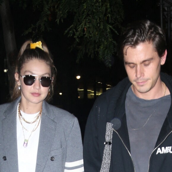 Gigi Hadid est allée diner avec Antoni Porowski (Queer Eye) au restaurant Bond St Japanese à New York, le 7 octobre 2019.