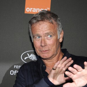 Franck Dubosc au photocall de la soirée "Orange" sur la plage de l'hôtel Majectic lors du 72e Festival International du Film de Cannes, le 18 mai 2019. © Denis Guignebourg/Bestimage