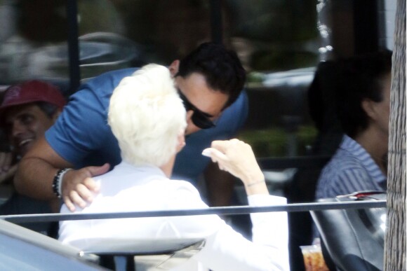 Brigitte Nielsen et son mari M. Dessi vont déjeuner au restaurant "Joan's" à Studio City, le 22 juillet 2019. Très complice, le couple a été vu marchant main dans la main dans la rue et s'embrassant tendrement alors qu'ils attendaient d'être servis au restaurant. Studio City. Le 22 juillet 2019.