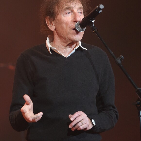 Alain Souchon - Les célébrités participent au concert caritatif des Coccinelles au Casino de Paris dans le cadre de la soirée " Ose " pour lutter contre la Neurofibromatose. L'objectif de cette soirée, mettre en lumière l'association Neurofibromatoses et Recklinghausen (A.N.R.) pour faire avancer la connaissance sur la maladie. L'association compte 1 200 adhérents en France et organise chaque année des événements sportifs et culturels. A Paris le 3 novembre 2018 © Guirec Coadic/Bestimage