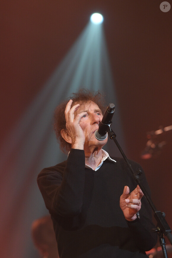 Alain Souchon - Les célébrités participent au concert caritatif des Coccinelles au Casino de Paris dans le cadre de la soirée " Ose " pour lutter contre la Neurofibromatose. L'objectif de cette soirée, mettre en lumière l'association Neurofibromatoses et Recklinghausen (A.N.R.) pour faire avancer la connaissance sur la maladie. L'association compte 1 200 adhérents en France et organise chaque année des événements sportifs et culturels. A Paris le 3 novembre 2018 © Guirec Coadic/Bestimage