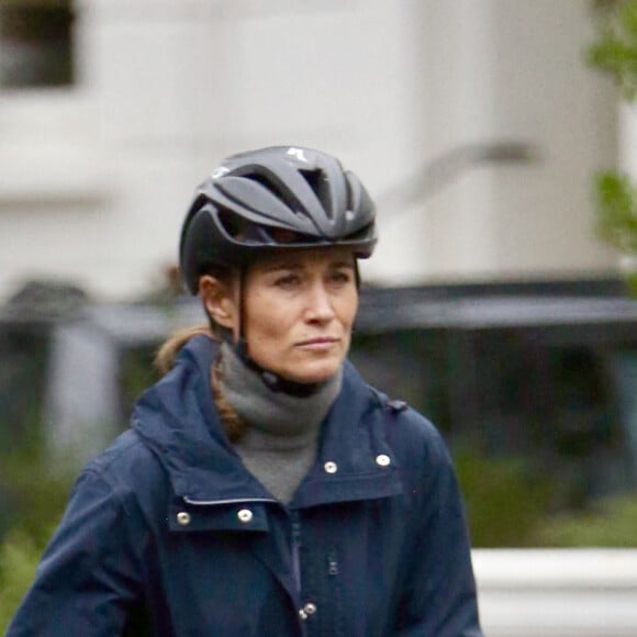 Pippa Middleton en vélo à Londres le 16 octobre 2019