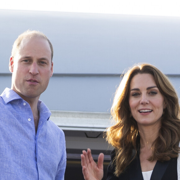 Kate Catherine Middleton, duchesse de Cambridge, et le prince William, duc de Cambridge, au départ de l'aéroport d'Islamabad, après leur voyage officiel de cinq jours au Pakistan. Le 18 octobre 2019