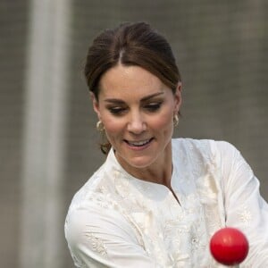 Le prince William, duc de Cambridge, et Catherine (Kate) Middleton, duchesse de Cambridge, visitent l'Académie Nationale de Cricket à Lahore, le 17 octobre 2019.17/10/2019 - Lahore